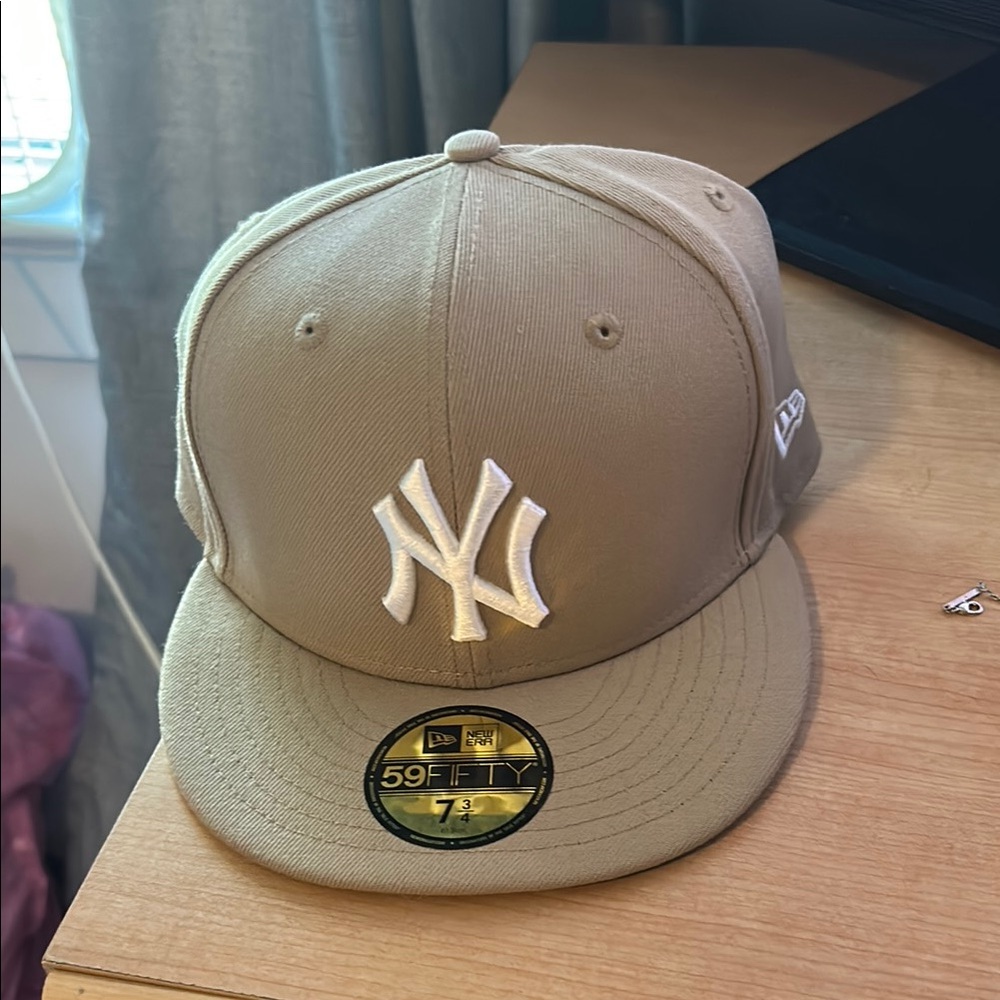 New Era Tan Baseball Cap - Picture 1 of 2